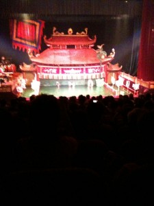 9 agosro - teatro marionette ad Hanoi